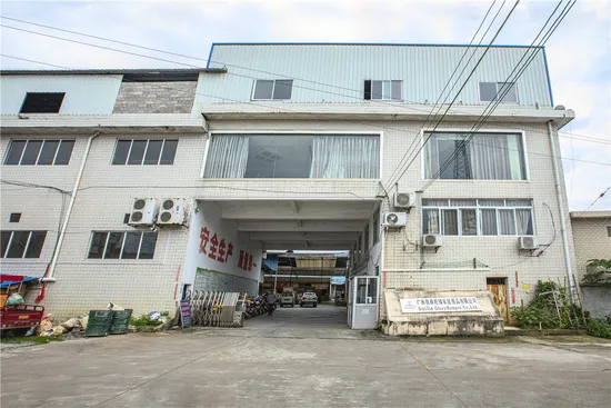 A Grade Wholesale Top Wooden Clothes Hanger for Man Garment Furniture Hanger with Bar 